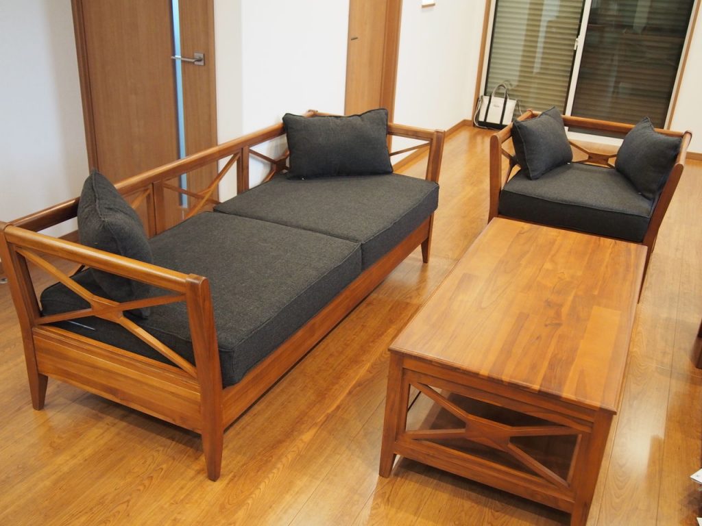bangku kayu minimalis modern